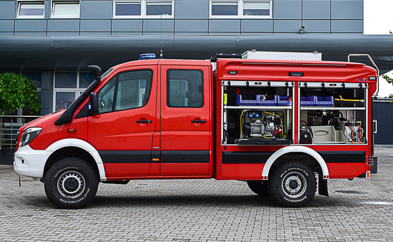 MOTOTRUCK SAMOCHODY DLA STRAŻY POŻARNEJ MERCEDESBENZ